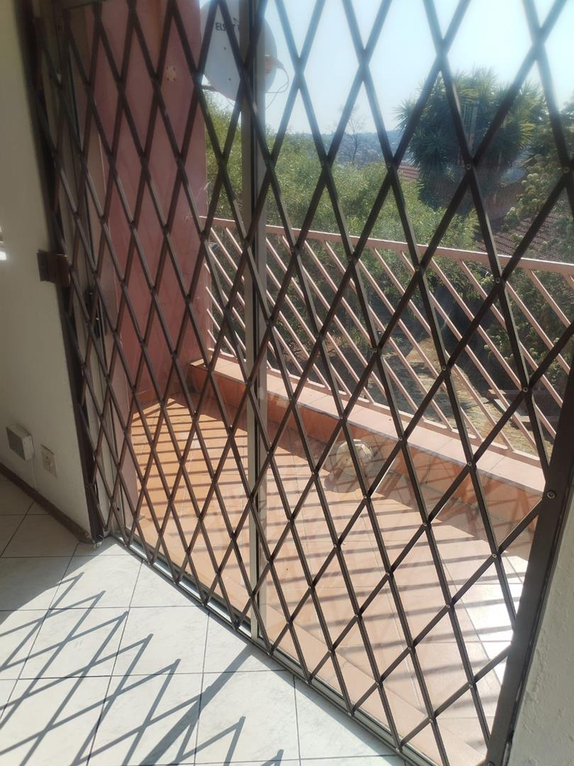 2 Bedroom Property for Sale in Winchester Hills Gauteng