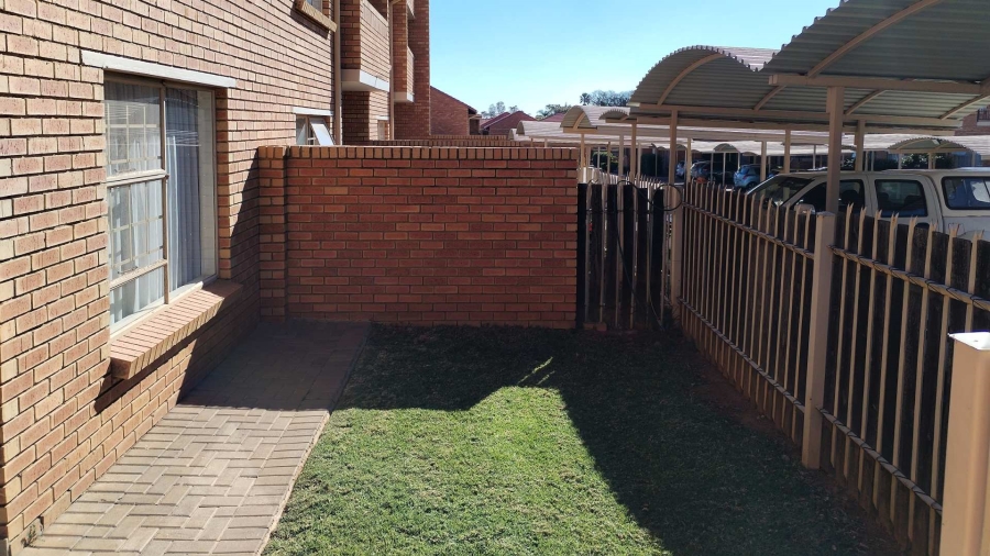 To Let 2 Bedroom Property for Rent in Elardus Park Gauteng