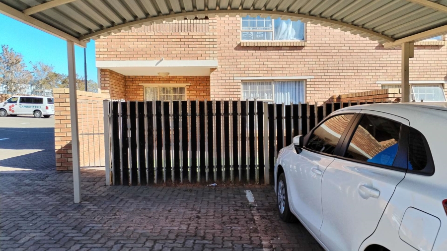 To Let 2 Bedroom Property for Rent in Elardus Park Gauteng