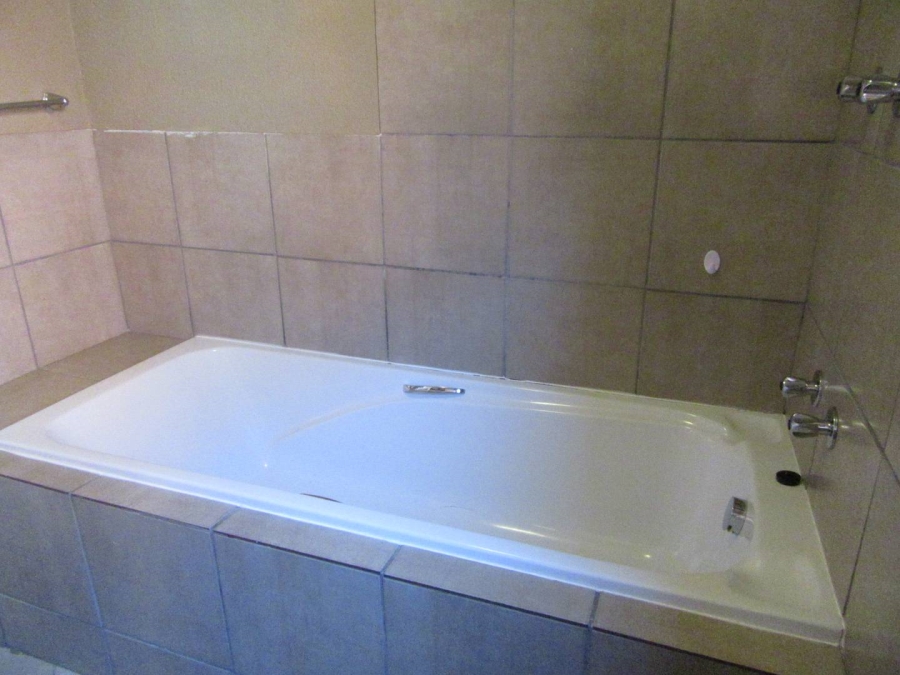2 Bedroom Property for Sale in Albertsdal Gauteng