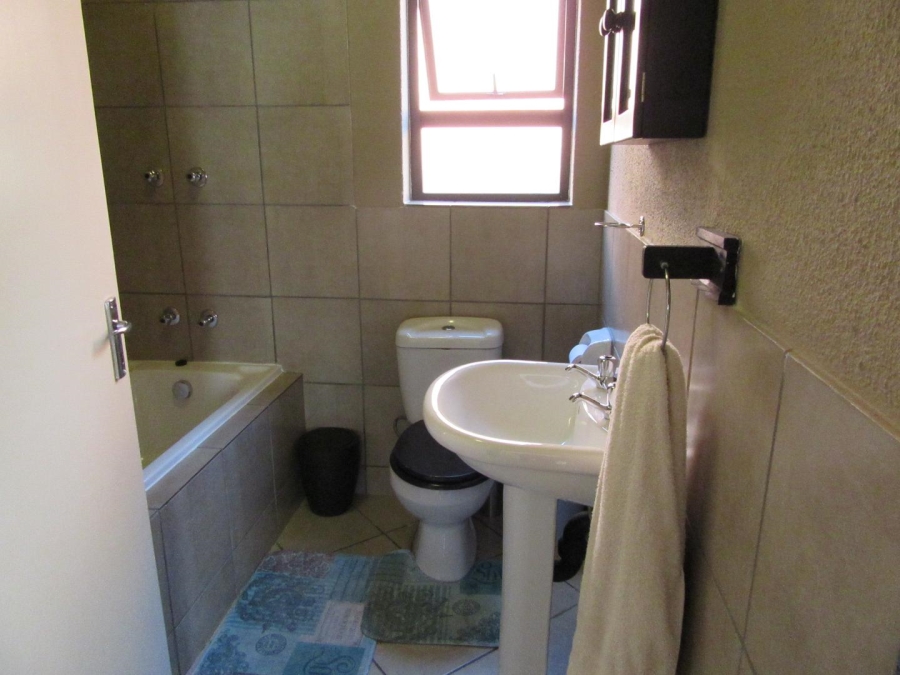 2 Bedroom Property for Sale in Albertsdal Gauteng
