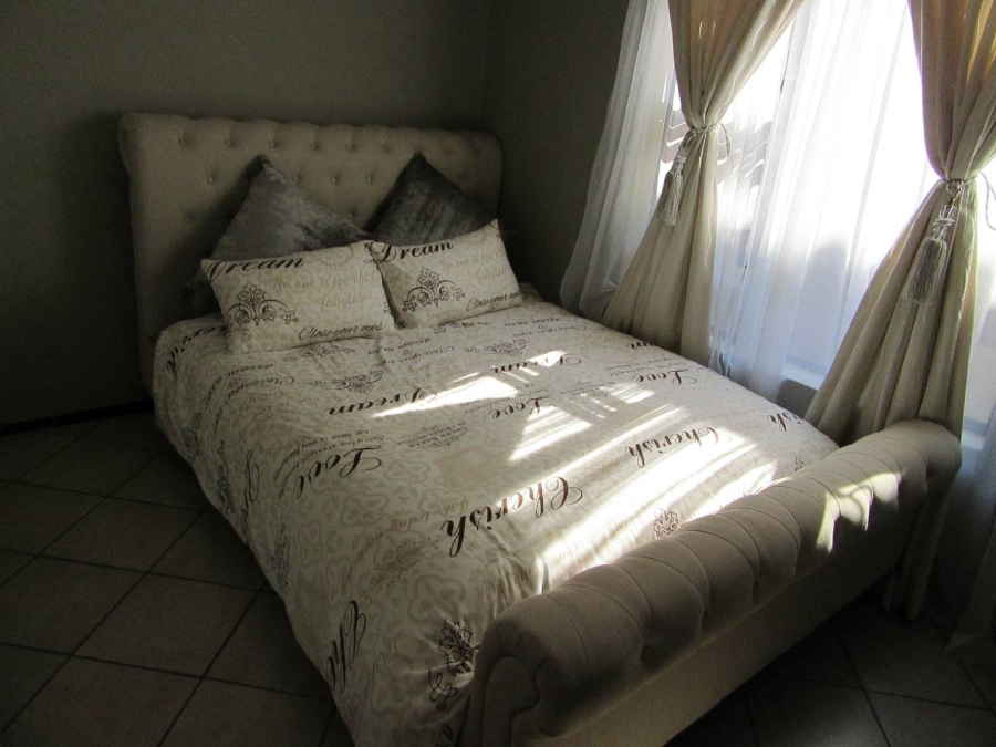 2 Bedroom Property for Sale in Albertsdal Gauteng