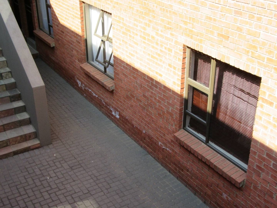 2 Bedroom Property for Sale in Albertsdal Gauteng