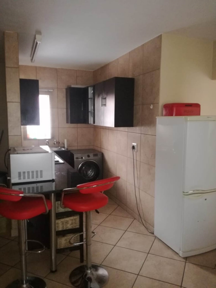 2 Bedroom Property for Sale in Kosmosdal Gauteng