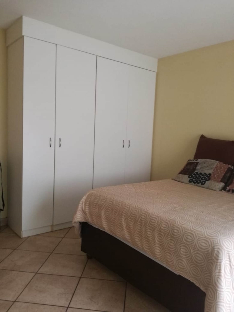 2 Bedroom Property for Sale in Kosmosdal Gauteng