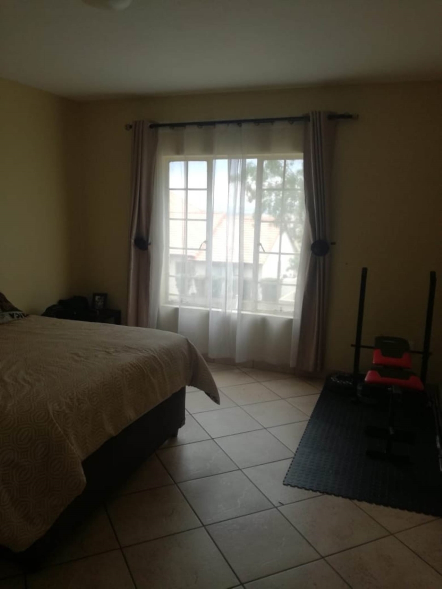 2 Bedroom Property for Sale in Kosmosdal Gauteng