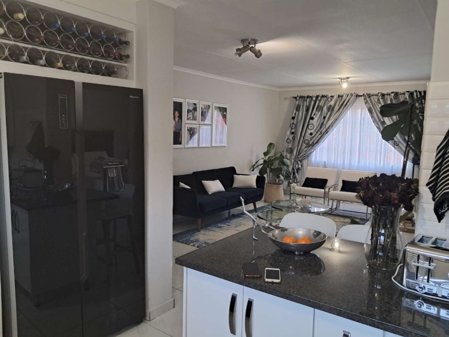 To Let 3 Bedroom Property for Rent in Noordwyk Gauteng