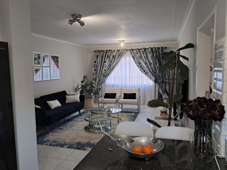 To Let 3 Bedroom Property for Rent in Noordwyk Gauteng