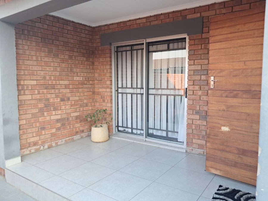 To Let 3 Bedroom Property for Rent in Noordwyk Gauteng