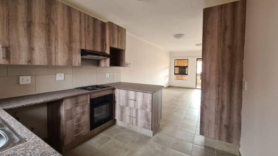 To Let 2 Bedroom Property for Rent in Wierdapark Gauteng