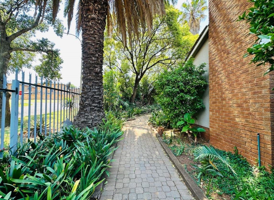 3 Bedroom Property for Sale in Verwoerdpark Gauteng