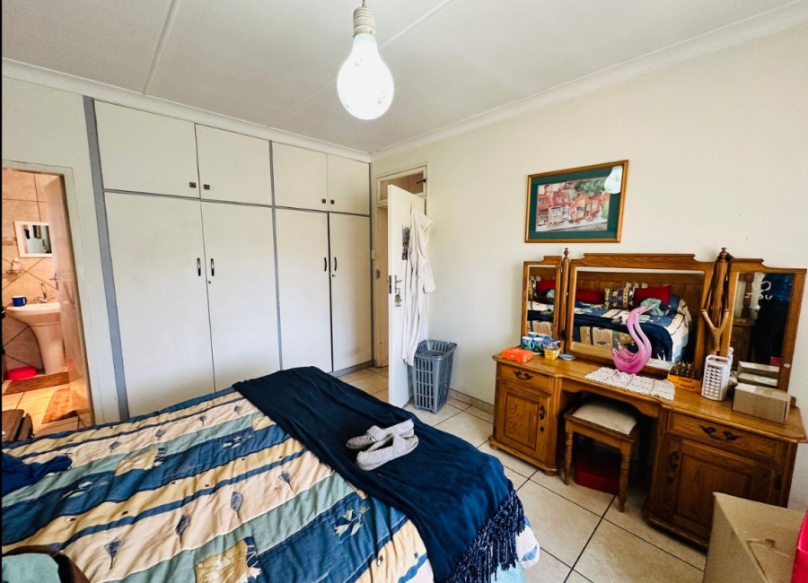 3 Bedroom Property for Sale in Verwoerdpark Gauteng