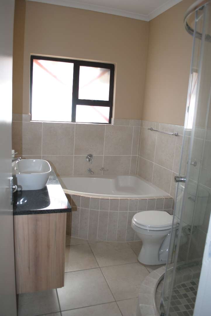 To Let 3 Bedroom Property for Rent in Riversdale Gauteng