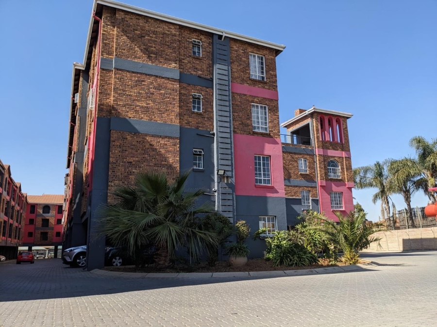 1 Bedroom Property for Sale in Ravenswood Gauteng