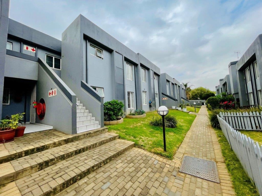 2 Bedroom Property for Sale in Mulbarton Gauteng