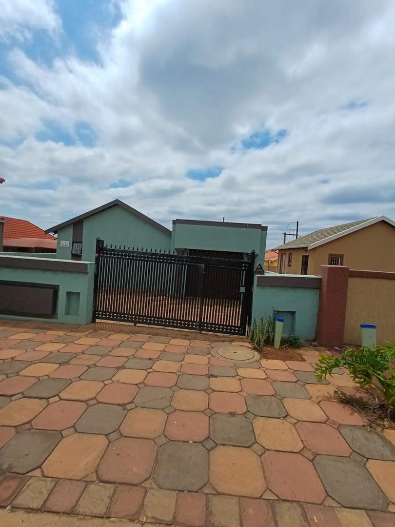 2 Bedroom Property for Sale in Mamelodi East Gauteng