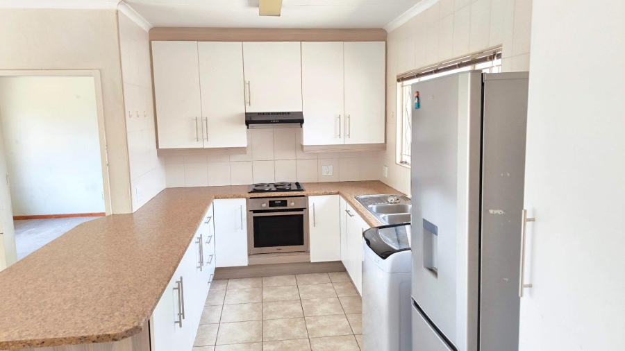 To Let 1 Bedroom Property for Rent in Brackenhurst Gauteng