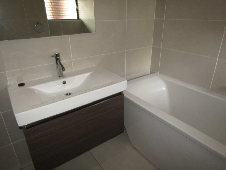 To Let 3 Bedroom Property for Rent in Bardene Gauteng