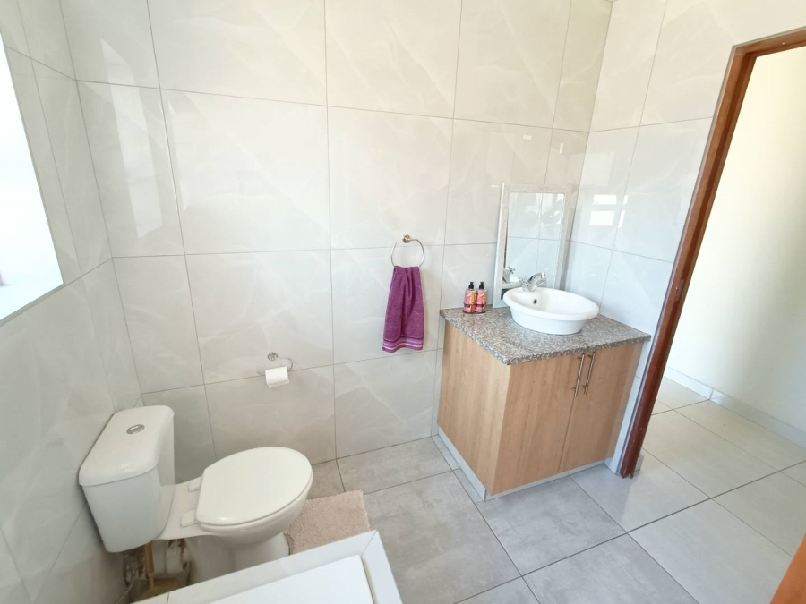 4 Bedroom Property for Sale in Die Hoewes Gauteng