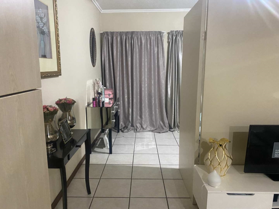 1 Bedroom Property for Sale in Lonehill Gauteng