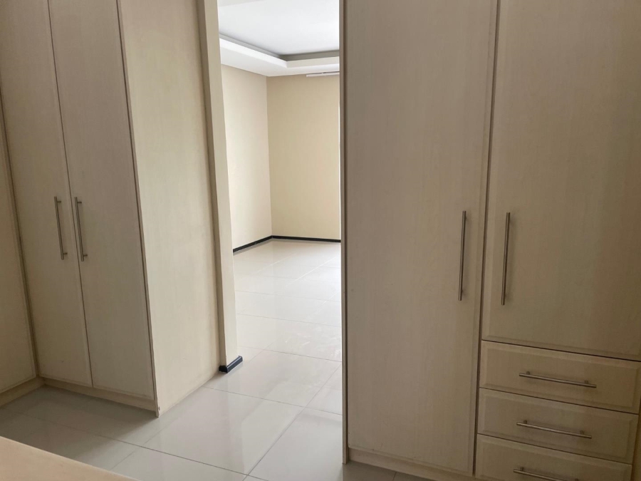 To Let 2 Bedroom Property for Rent in Melrose North Gauteng