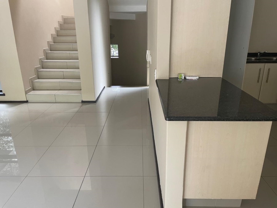 To Let 2 Bedroom Property for Rent in Melrose North Gauteng