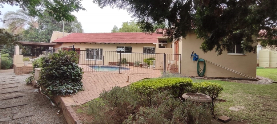 5 Bedroom Property for Sale in Waterkloof Ridge Gauteng