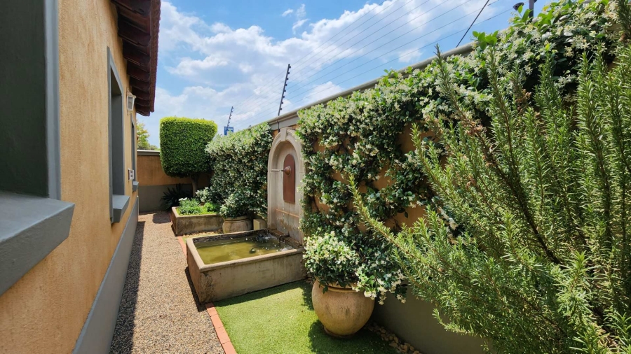 2 Bedroom Property for Sale in Bronberg Gauteng