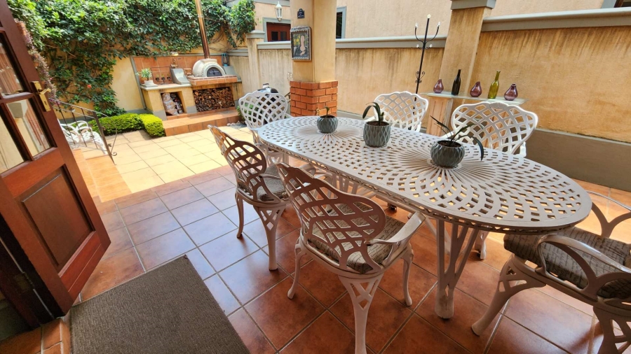 2 Bedroom Property for Sale in Bronberg Gauteng