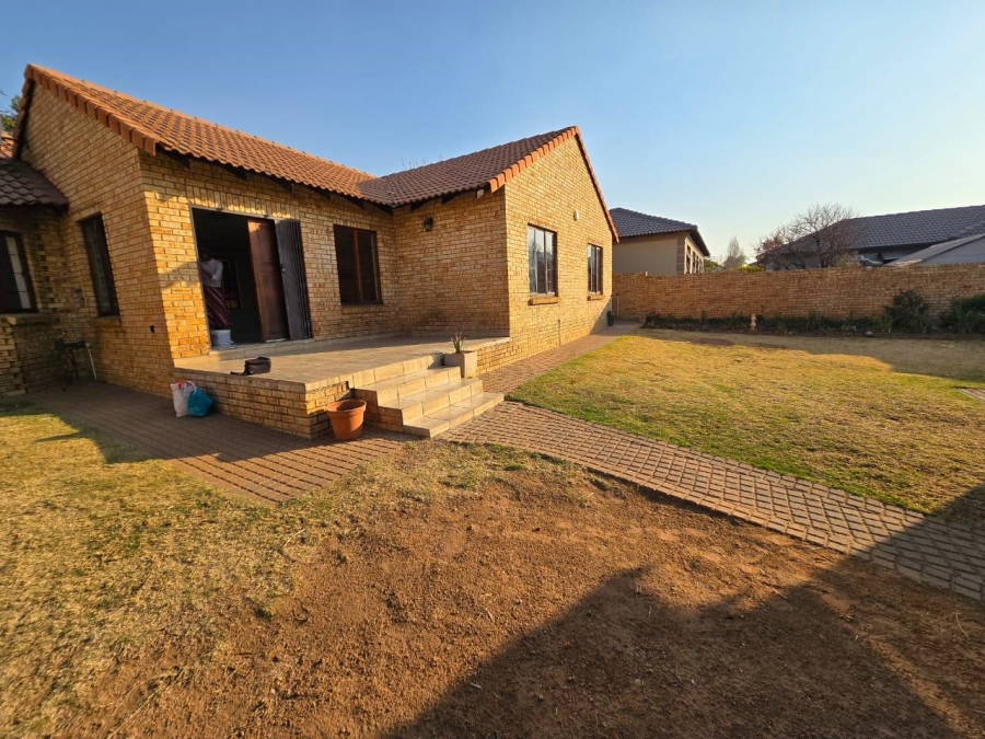 4 Bedroom Property for Sale in Thatchfield Estate Gauteng