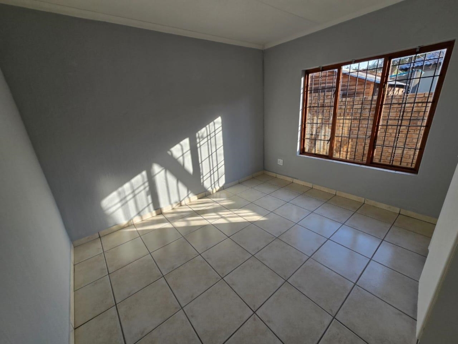 4 Bedroom Property for Sale in Thatchfield Estate Gauteng