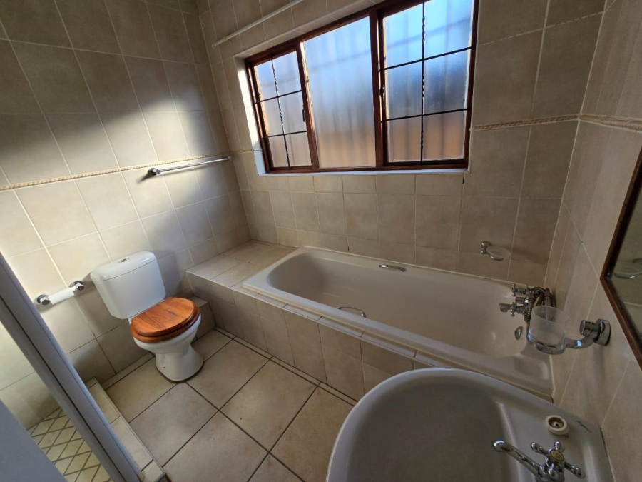 4 Bedroom Property for Sale in Thatchfield Estate Gauteng