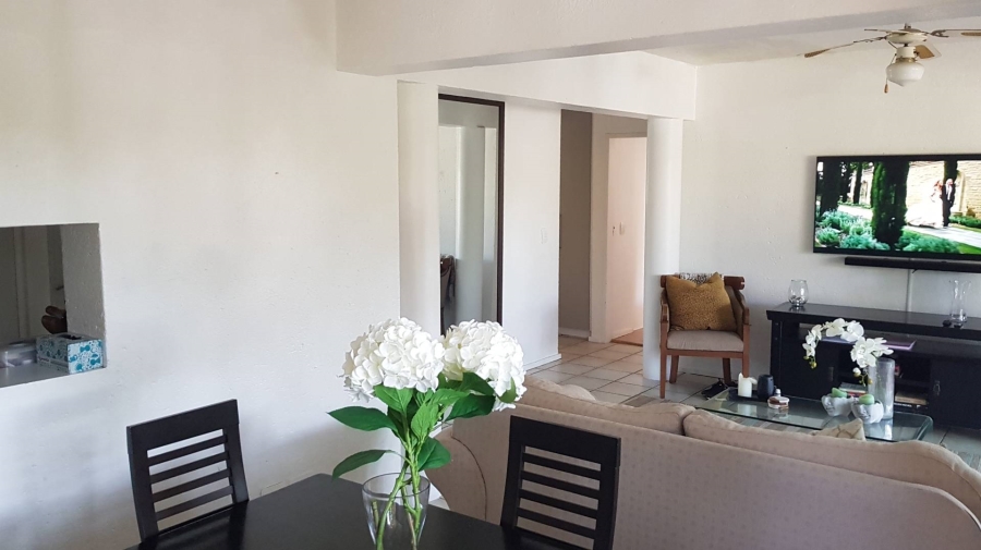 To Let 2 Bedroom Property for Rent in Strathavon Gauteng