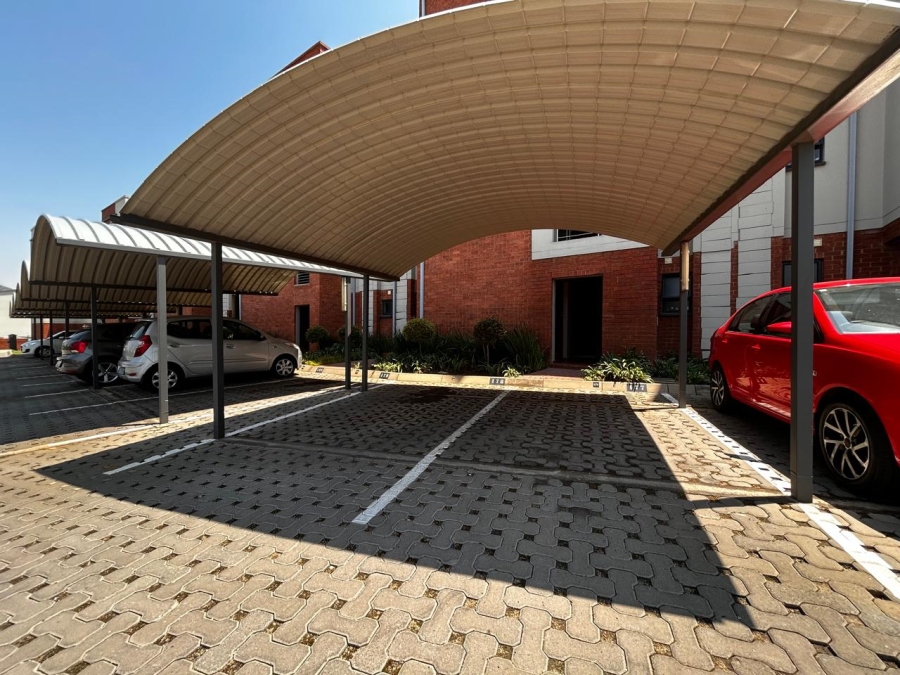 1 Bedroom Property for Sale in Sebenza Gauteng