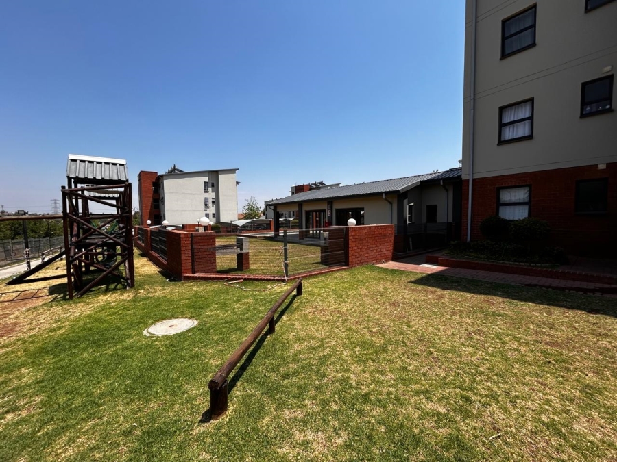 1 Bedroom Property for Sale in Sebenza Gauteng