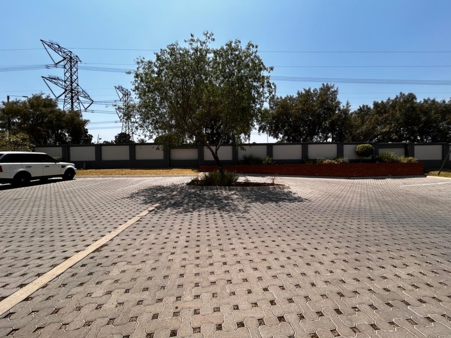 1 Bedroom Property for Sale in Sebenza Gauteng