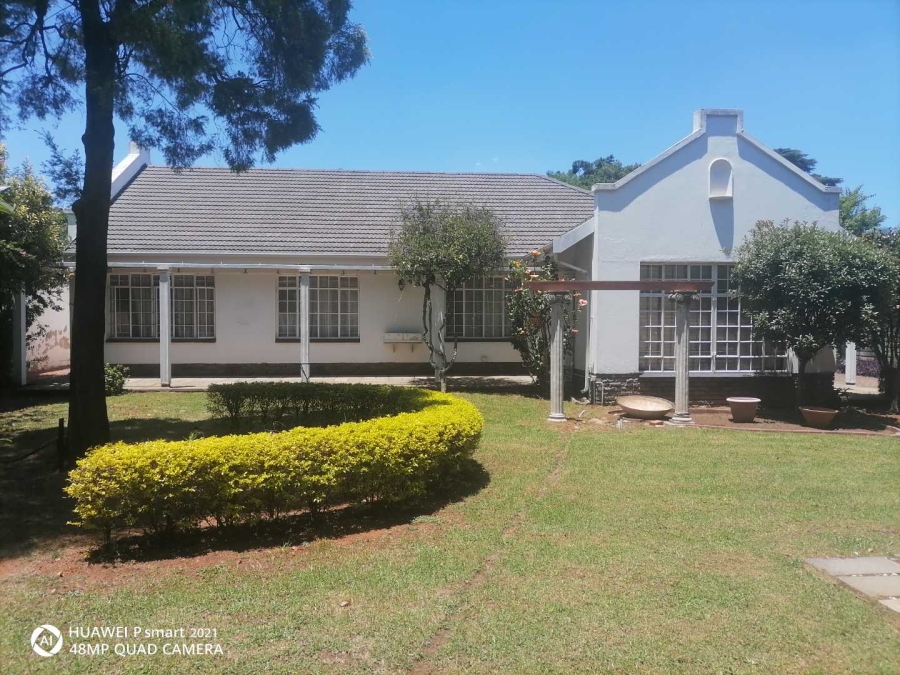 4 Bedroom Property for Sale in Glen Marais Gauteng