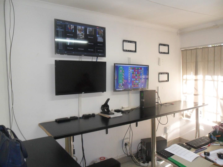 To Let commercial Property for Rent in Garsfontein Gauteng