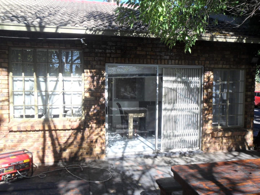 To Let commercial Property for Rent in Garsfontein Gauteng