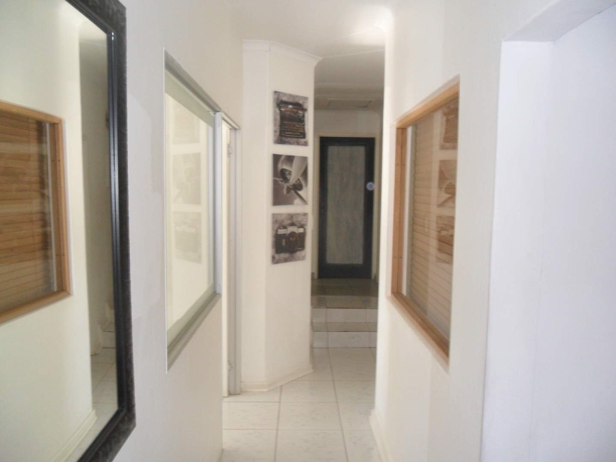 To Let commercial Property for Rent in Garsfontein Gauteng