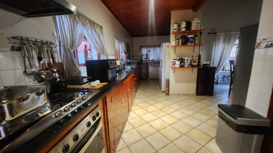 6 Bedroom Property for Sale in Glenvista Gauteng