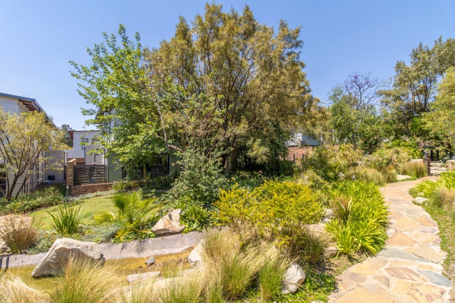 4 Bedroom Property for Sale in Crowthorne AH Gauteng