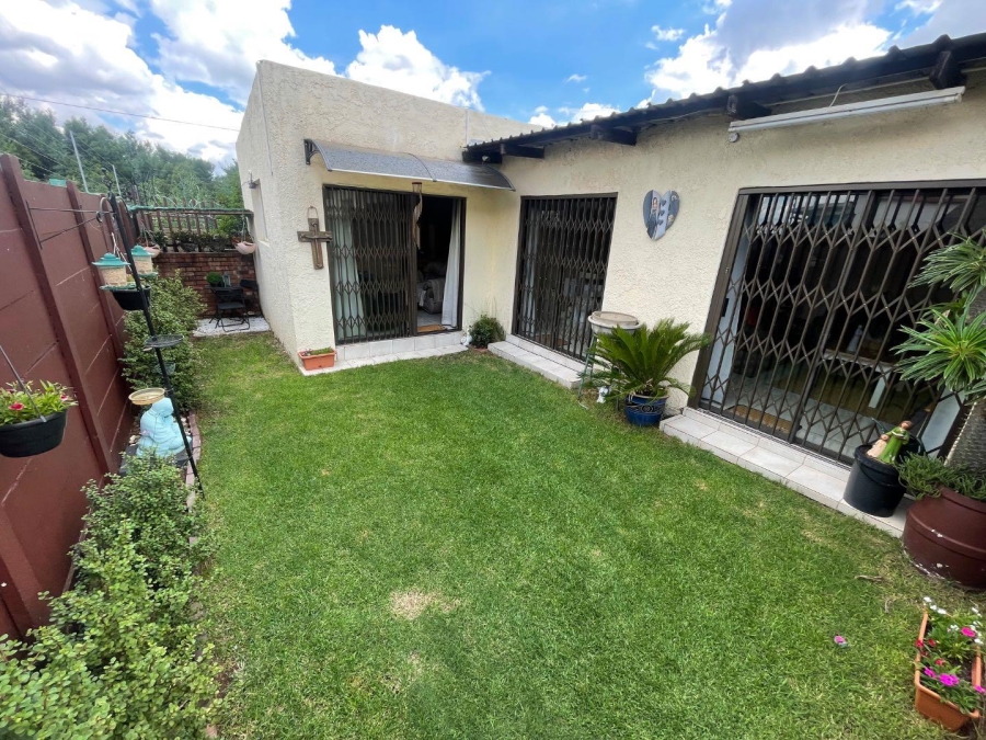 4 Bedroom Property for Sale in South Crest Gauteng