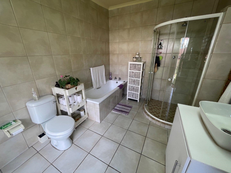 4 Bedroom Property for Sale in South Crest Gauteng