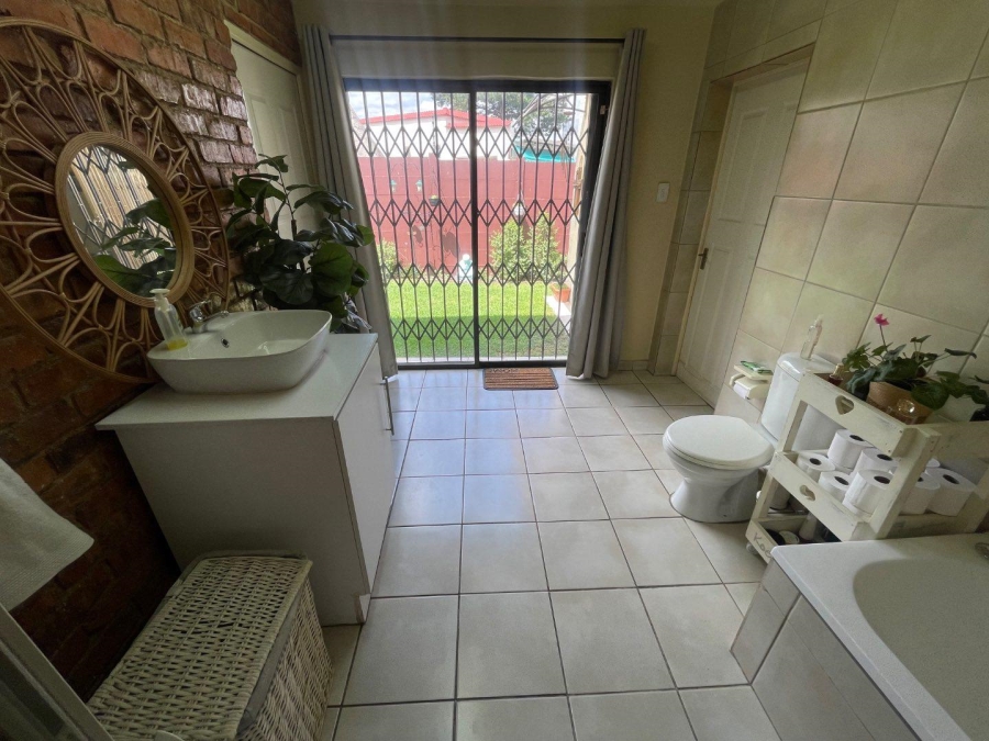 4 Bedroom Property for Sale in South Crest Gauteng