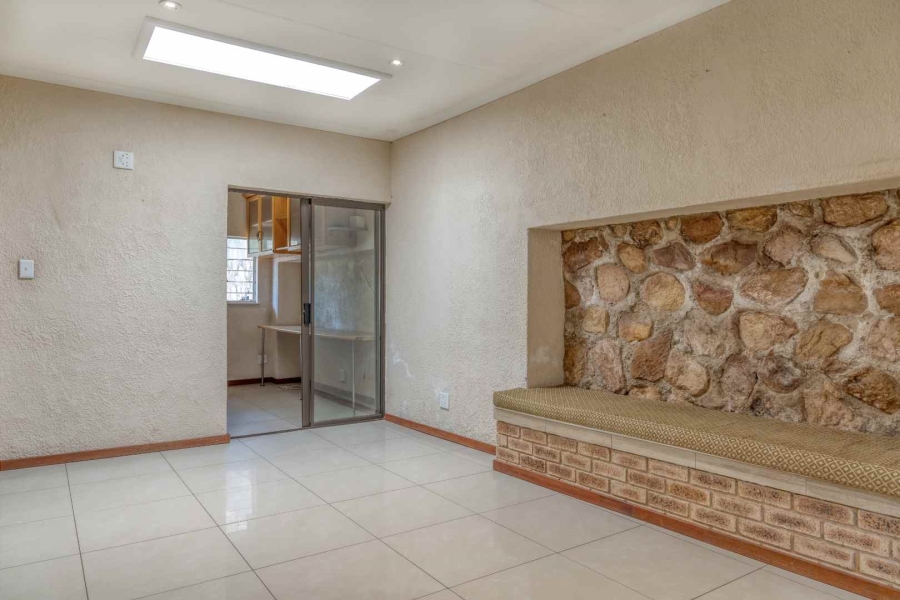 3 Bedroom Property for Sale in Oakdene Gauteng