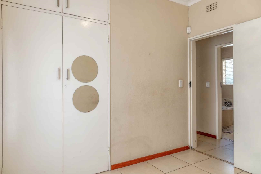 3 Bedroom Property for Sale in Oakdene Gauteng