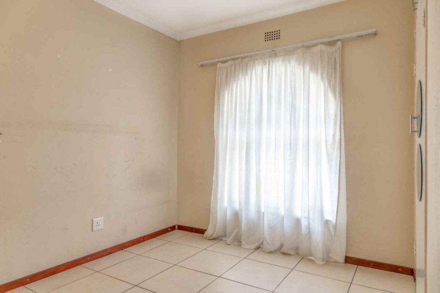 3 Bedroom Property for Sale in Oakdene Gauteng