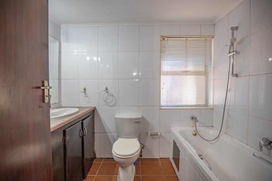 To Let 3 Bedroom Property for Rent in Waterkloof Ridge Gauteng