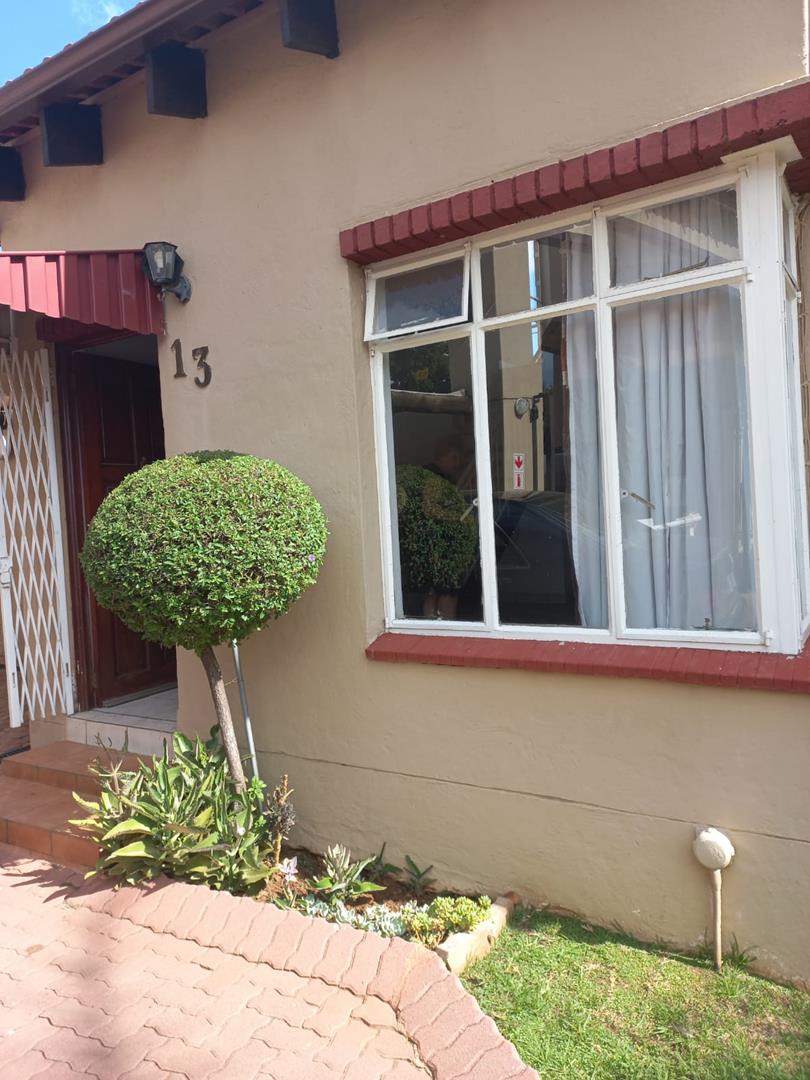3 Bedroom Property for Sale in Mulbarton Gauteng